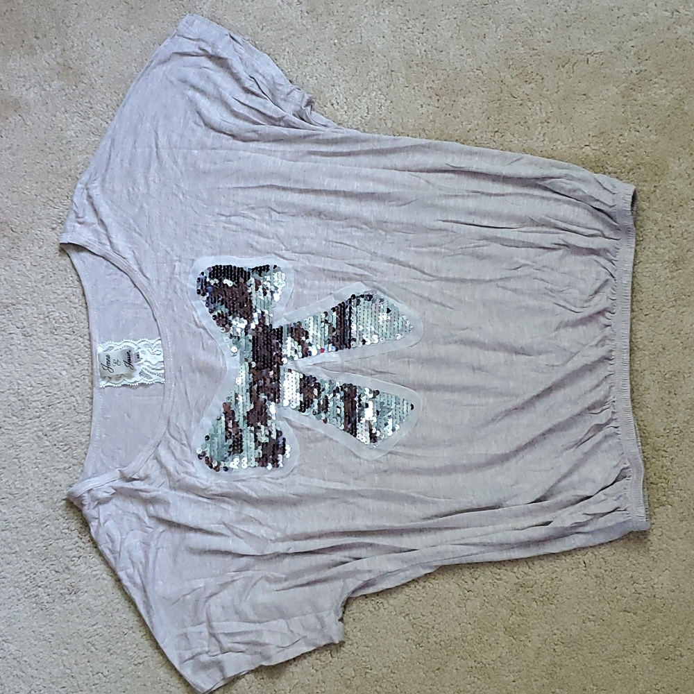 ⭐️ 3/$15 ⭐️ Cute top